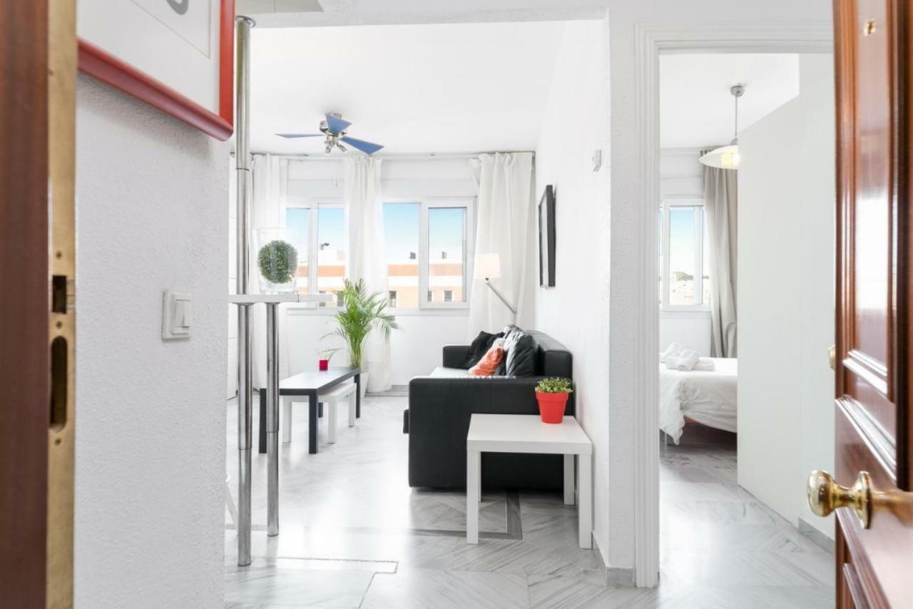 Lovely Suite With River Views And Parking Málaga Exteriör bild