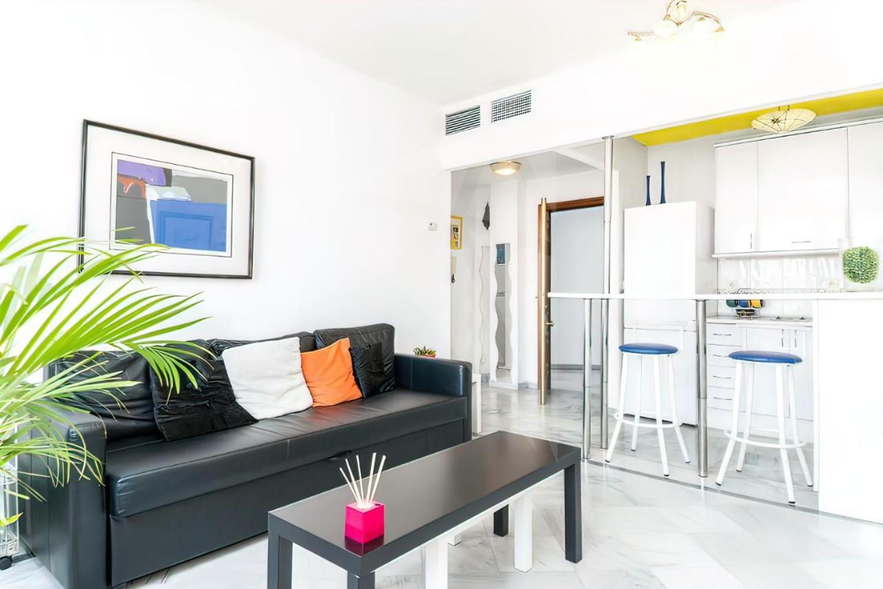 Lovely Suite With River Views And Parking Málaga Exteriör bild