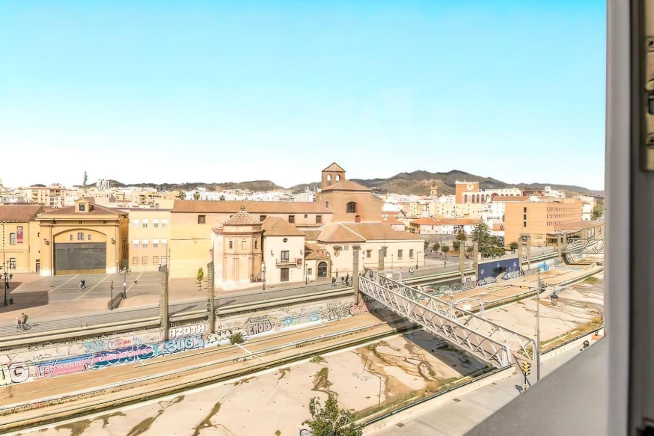 Lovely Suite With River Views And Parking Málaga Exteriör bild